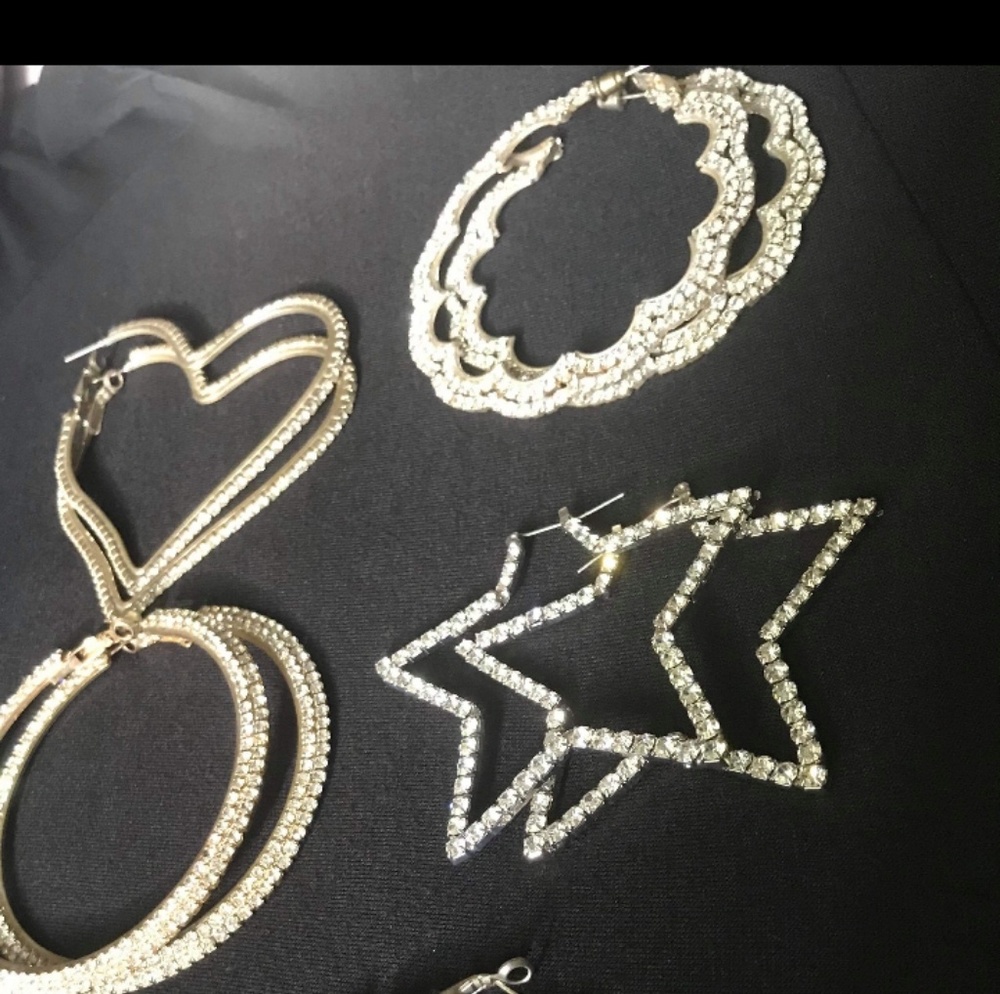 4 pairs of rhinstone earrings